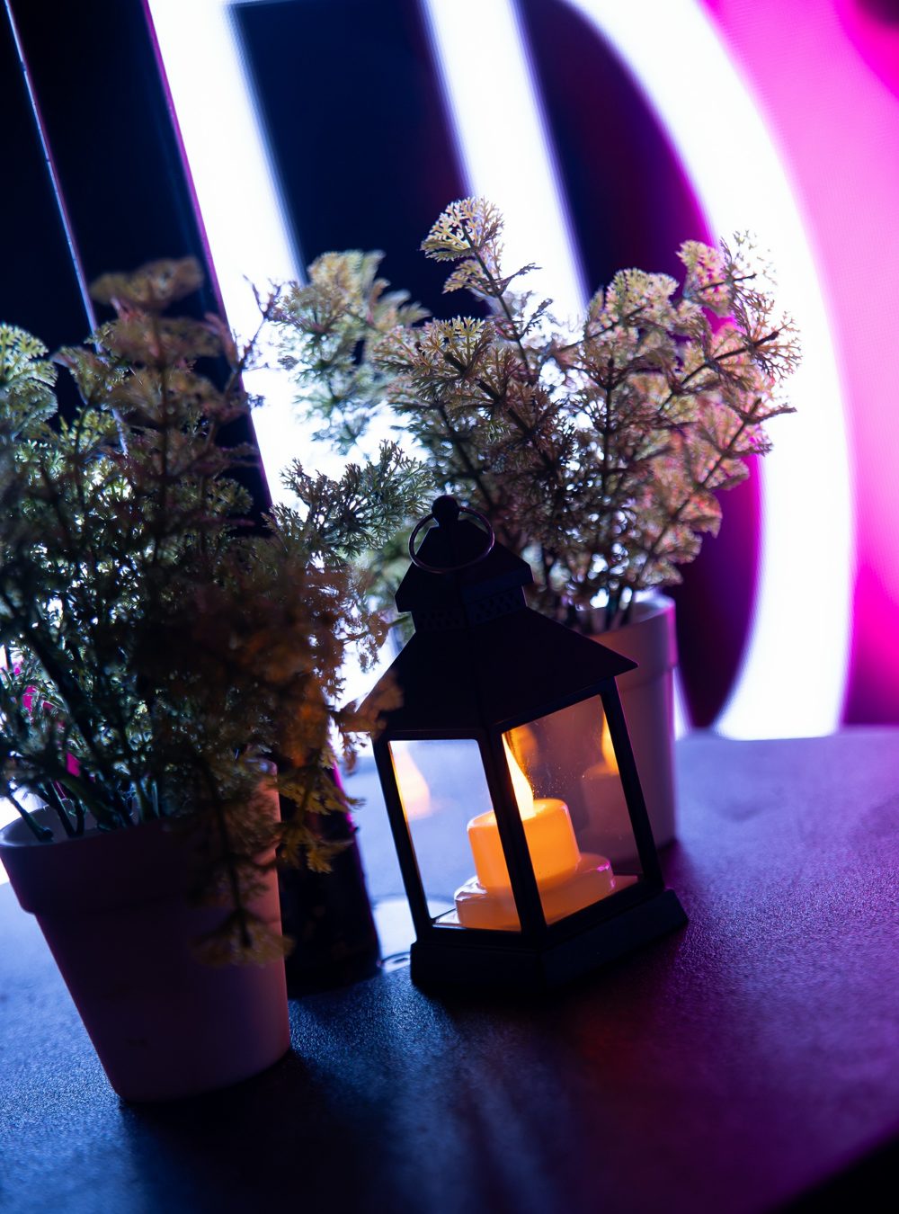 Lanterna com vela na decoração